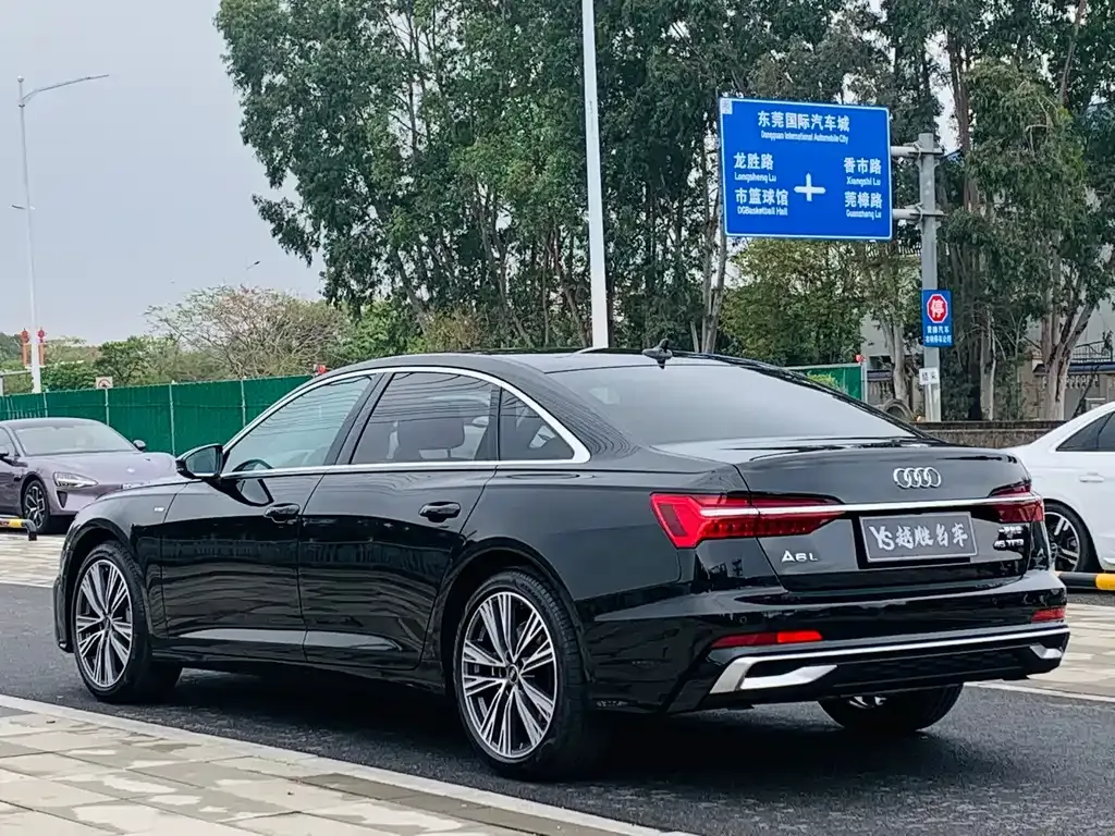 Audi A6L — фото 9