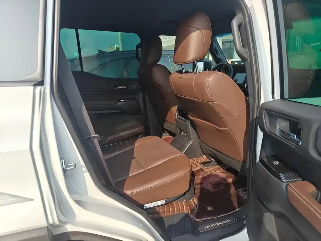 Toyota Prado — фото 2