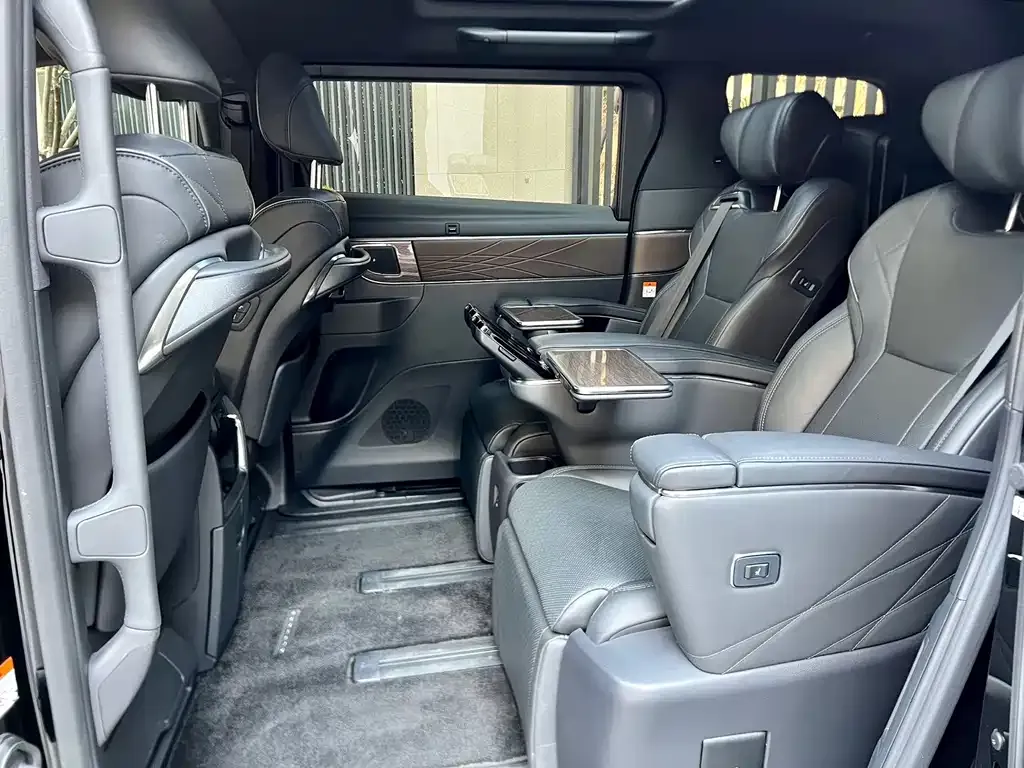 Toyota Alphard 2025 из CN, фото 3