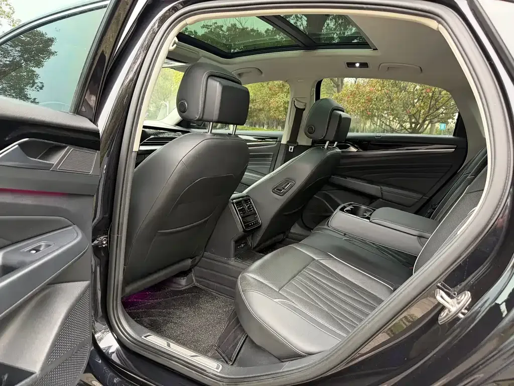 Volkswagen Passat 2021 из CN, фото 3