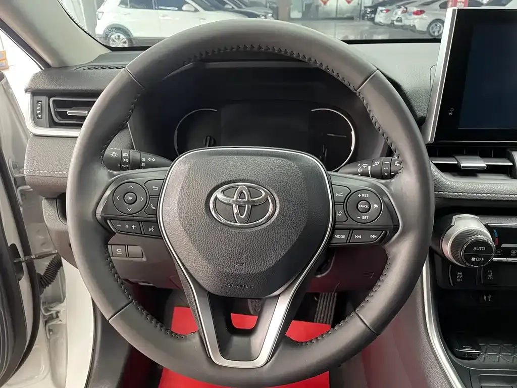 Toyota RAV4 2023 из CN, фото 10