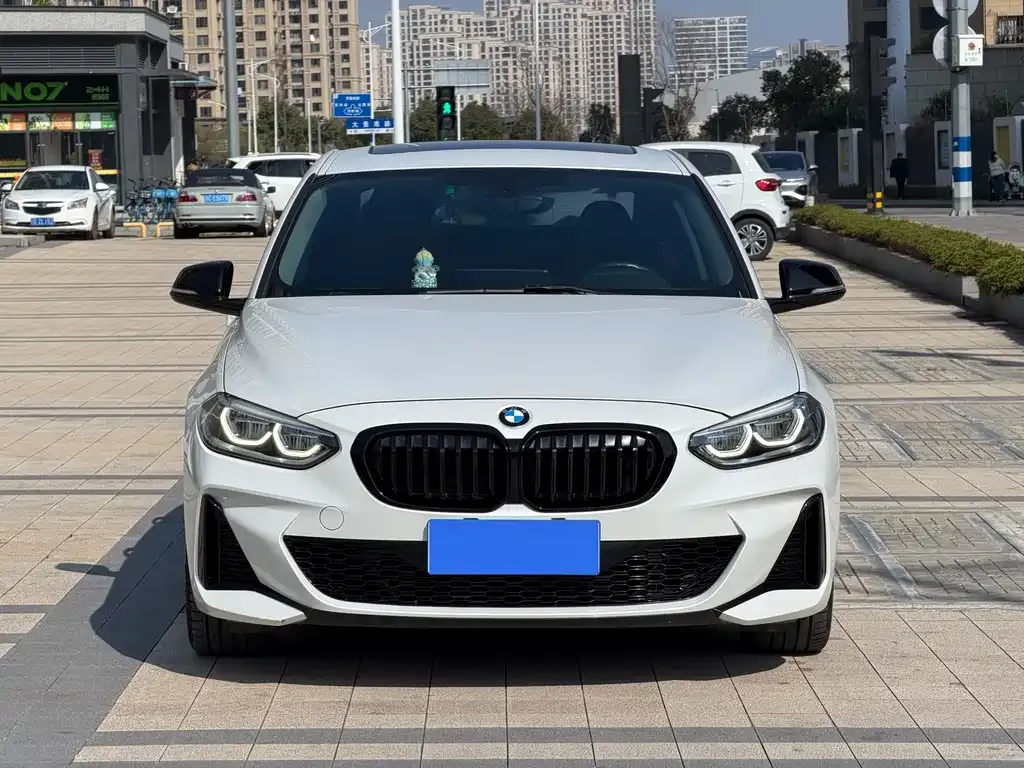 BMW 1 Series 2023 из CN, фото 4