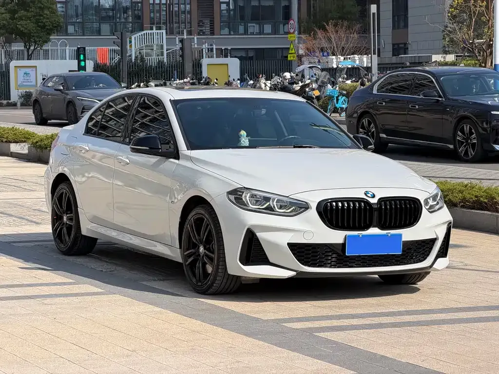 BMW 1 Series 2023 из CN, фото 7