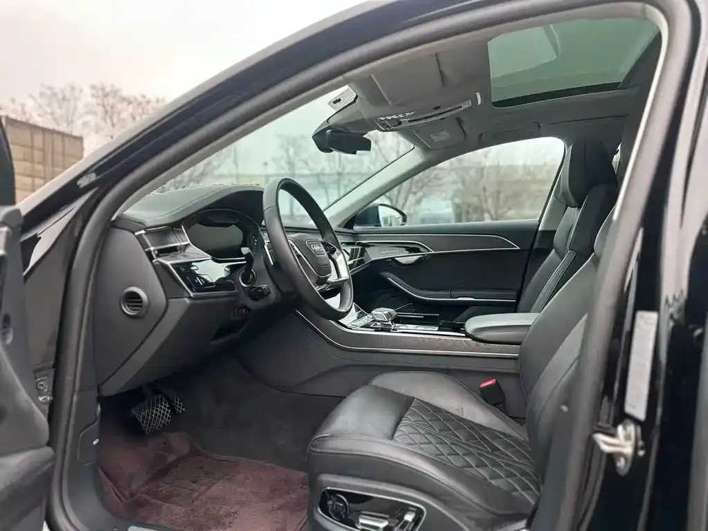 Audi A8 2023 из CN, фото 2