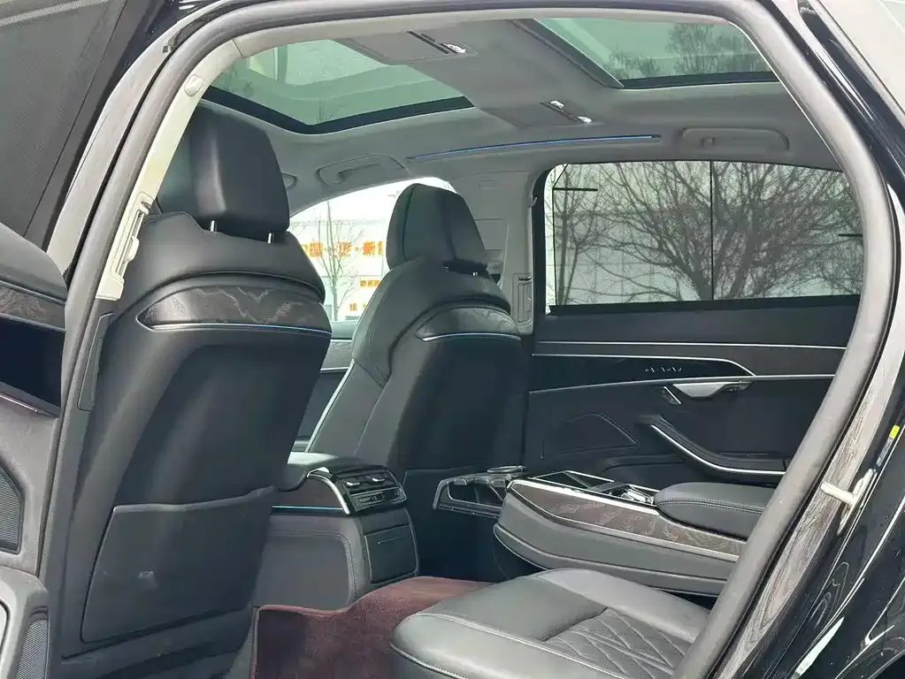 Audi A8 2023 из CN, фото 6