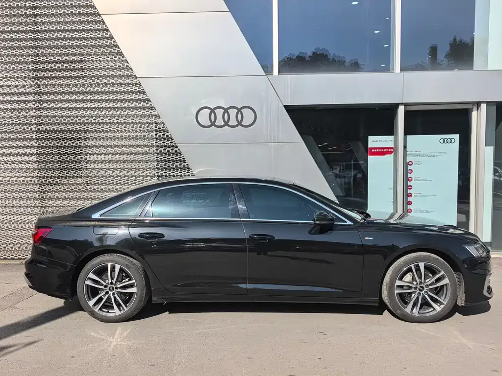 Audi A6L — фото 10