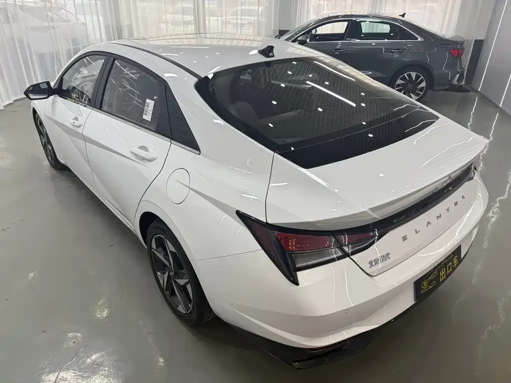 Hyundai Elantra 2023 из CN, фото 10