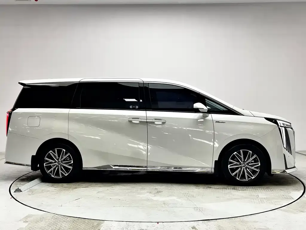 GAC Motor Trumpchi M8 — фото 8