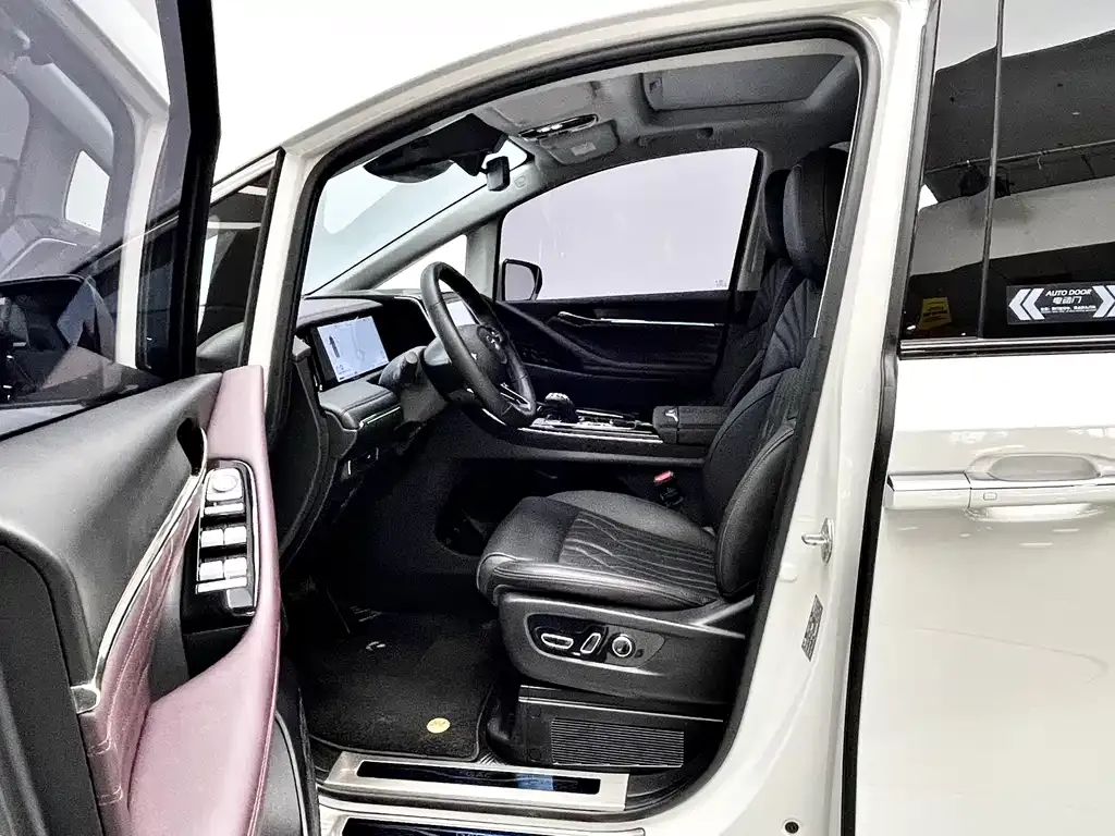 GAC Motor Trumpchi M8 — фото 6