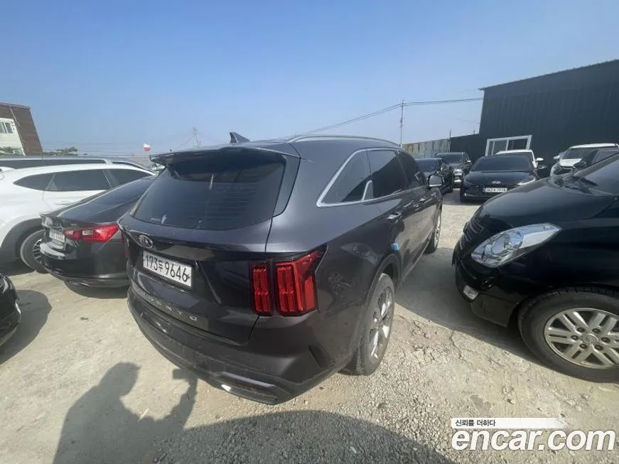 Kia Sorento — фото 6