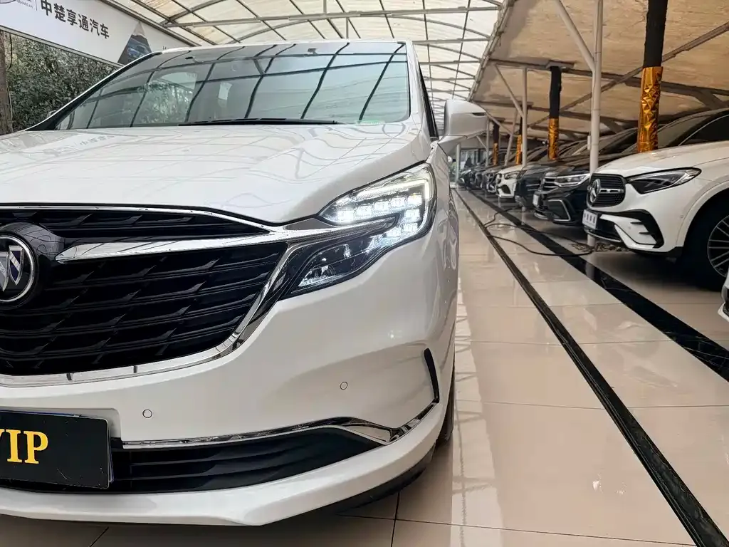 Buick GL8 2021 из CN, фото 2