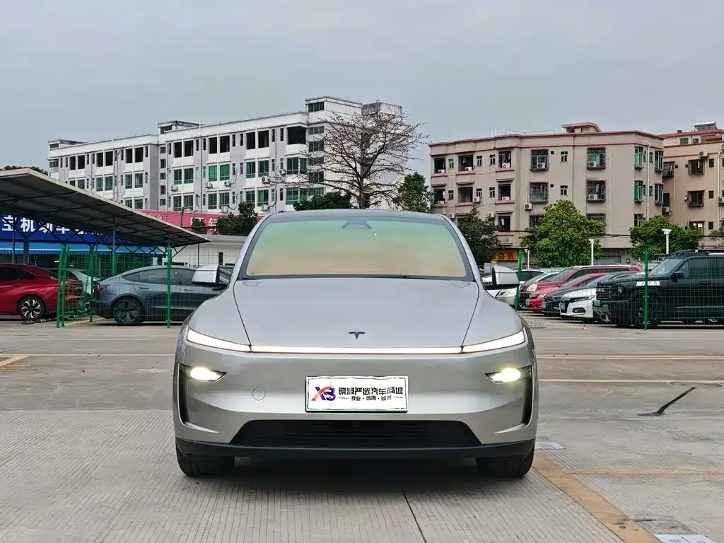 Tesla Model Y L — фото 3