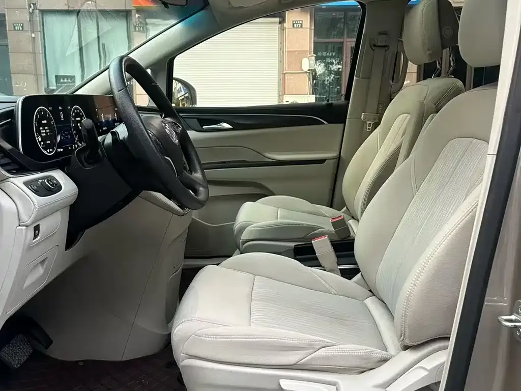 Buick GL8 2022 из CN, фото 3