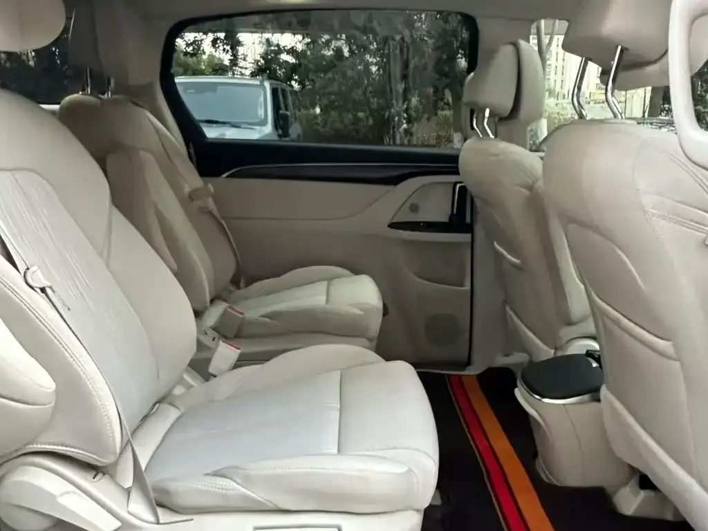 Buick GL8 2022 из CN, фото 2