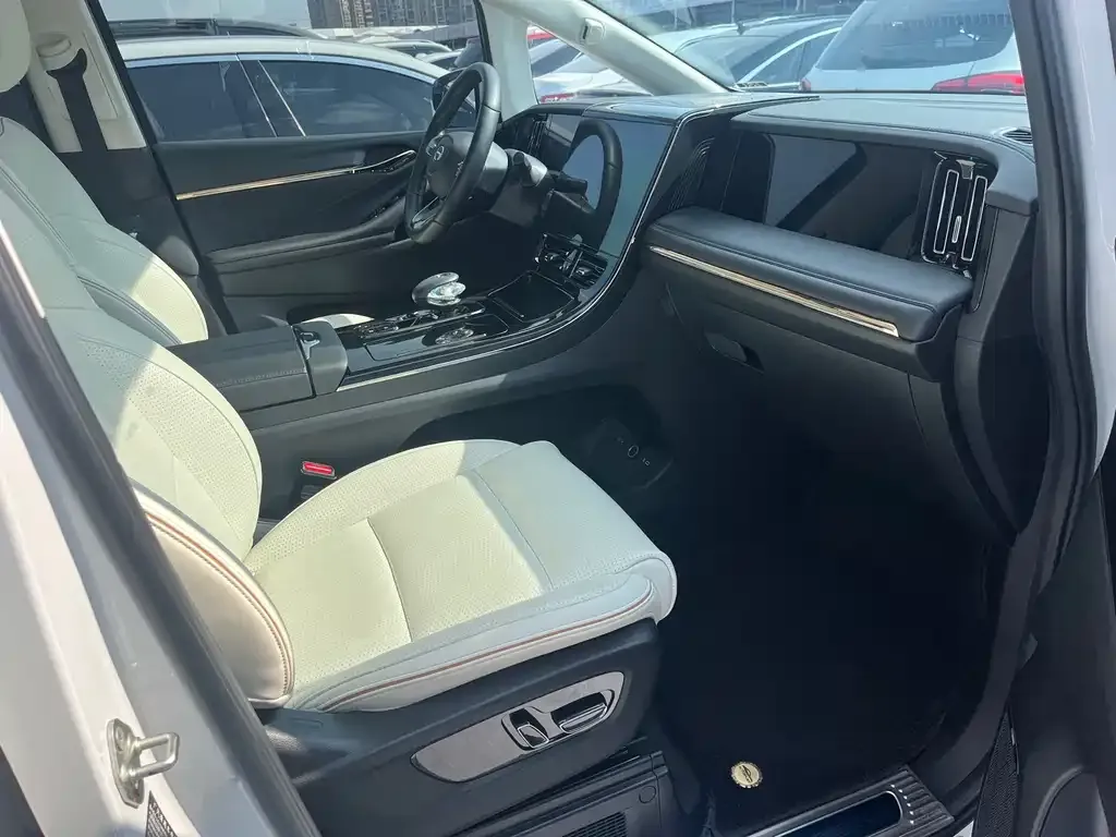 GAC Motor Trumpchi E9 — фото 6