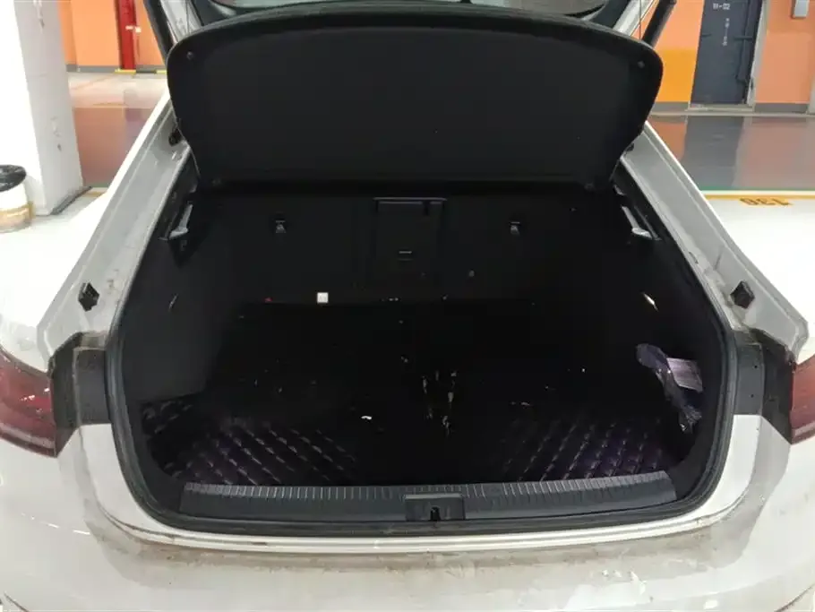 Volkswagen CC 2022 из CN, фото 10