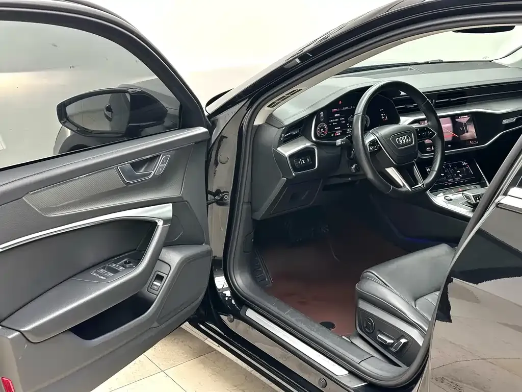 Audi A6L 2023 из CN, фото 8