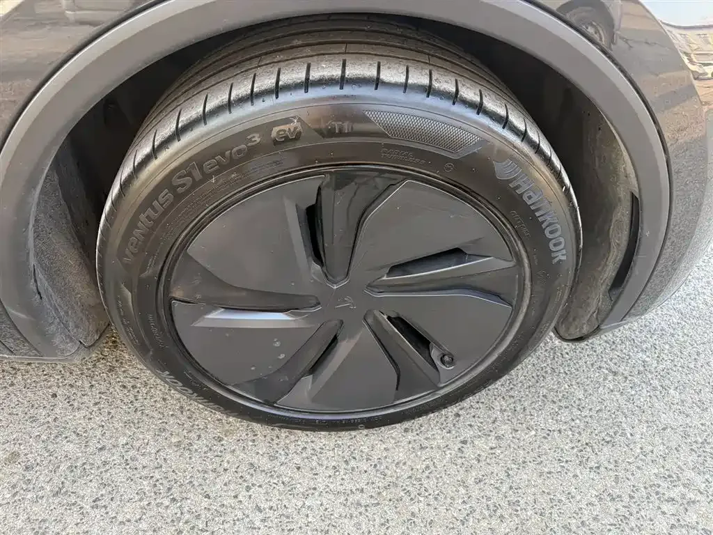 Tesla Model Y 2025 из CN, фото 8
