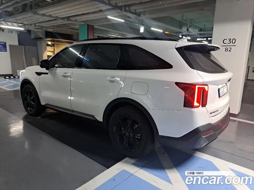 Kia Sorento — фото 10