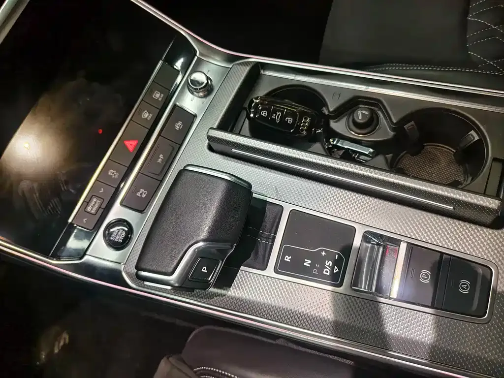 Audi A7L 2023 из CN, фото 7