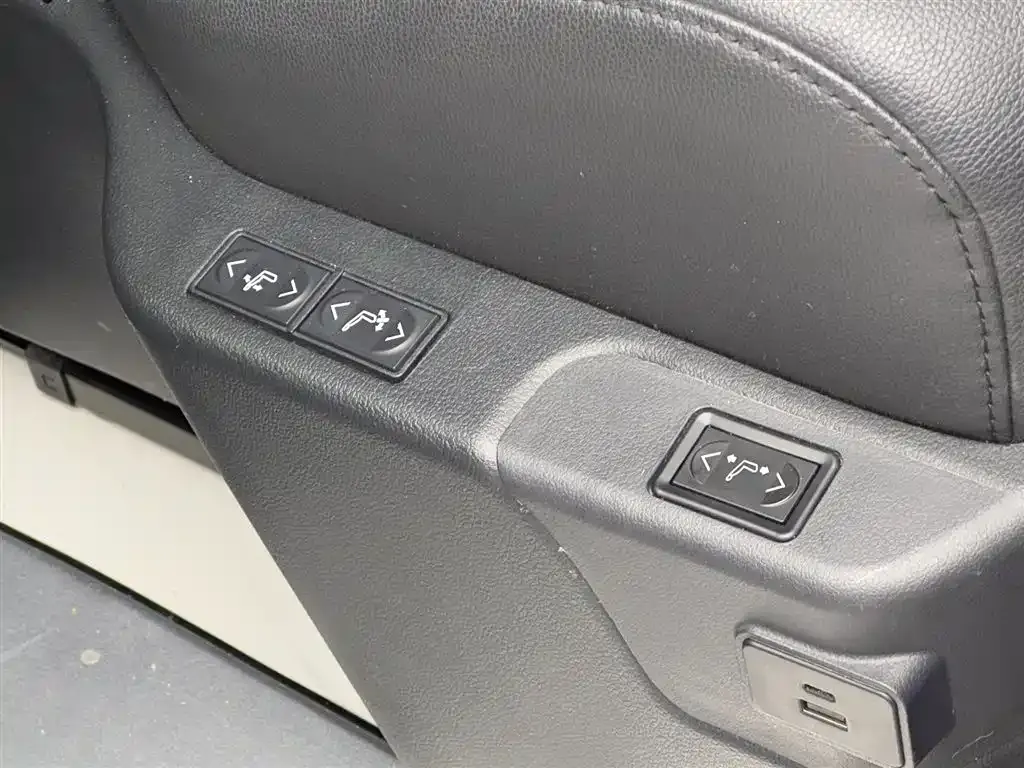 Toyota Granvia 2024 из CN, фото 8