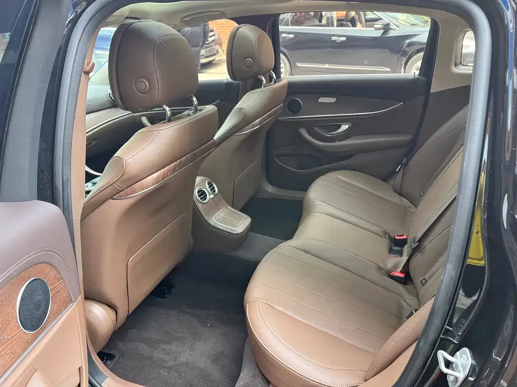 Mercedes-Benz E-Class 2023 из CN, фото 7