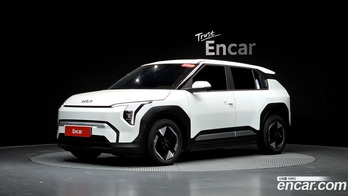 Kia EV3 — фото 1