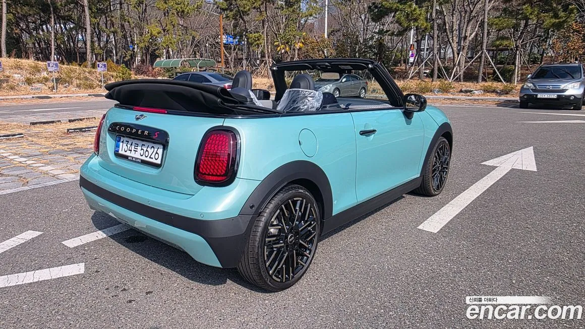 Mini Cooper Convertible 2025 из KR, фото 3