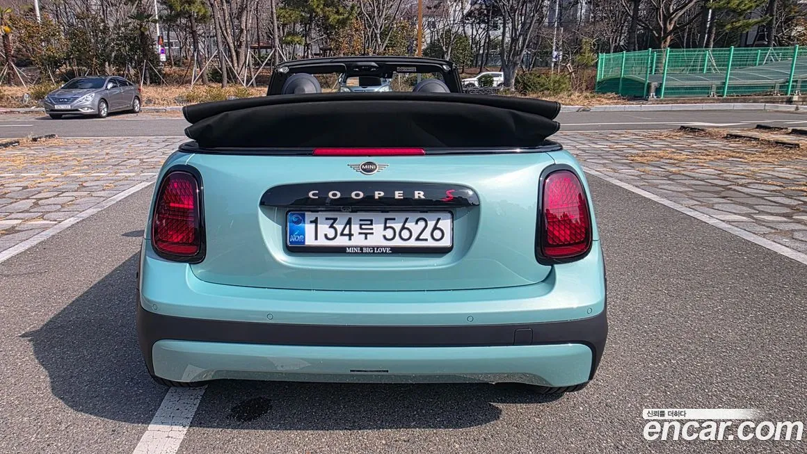 Mini Cooper Convertible 2025 из KR, фото 2