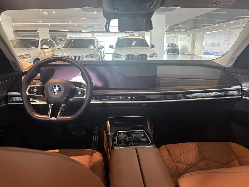BMW 7 Series — фото 9