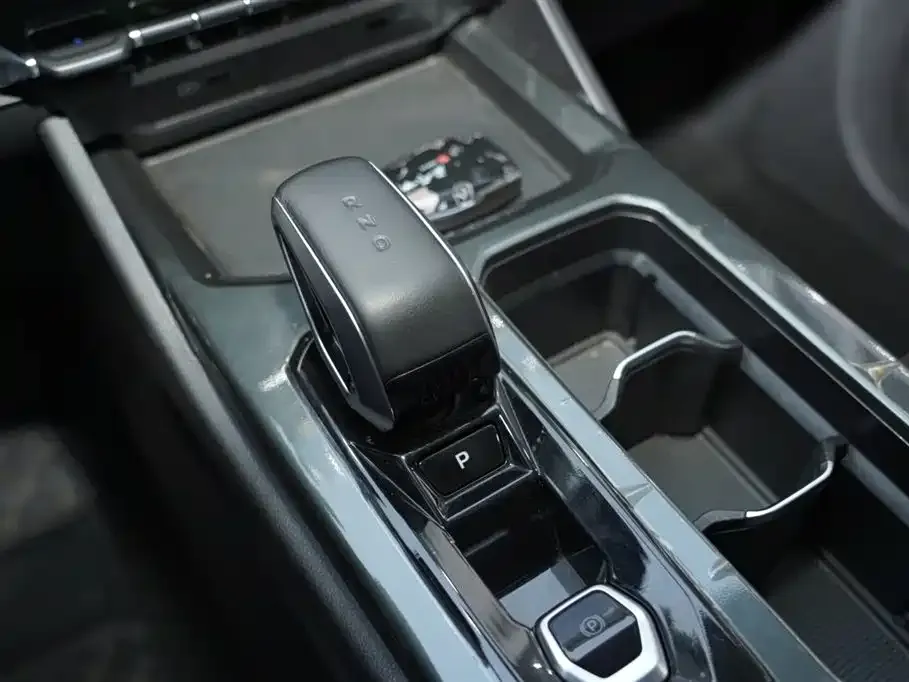 Geely Haoyue L 2024 из CN, фото 9