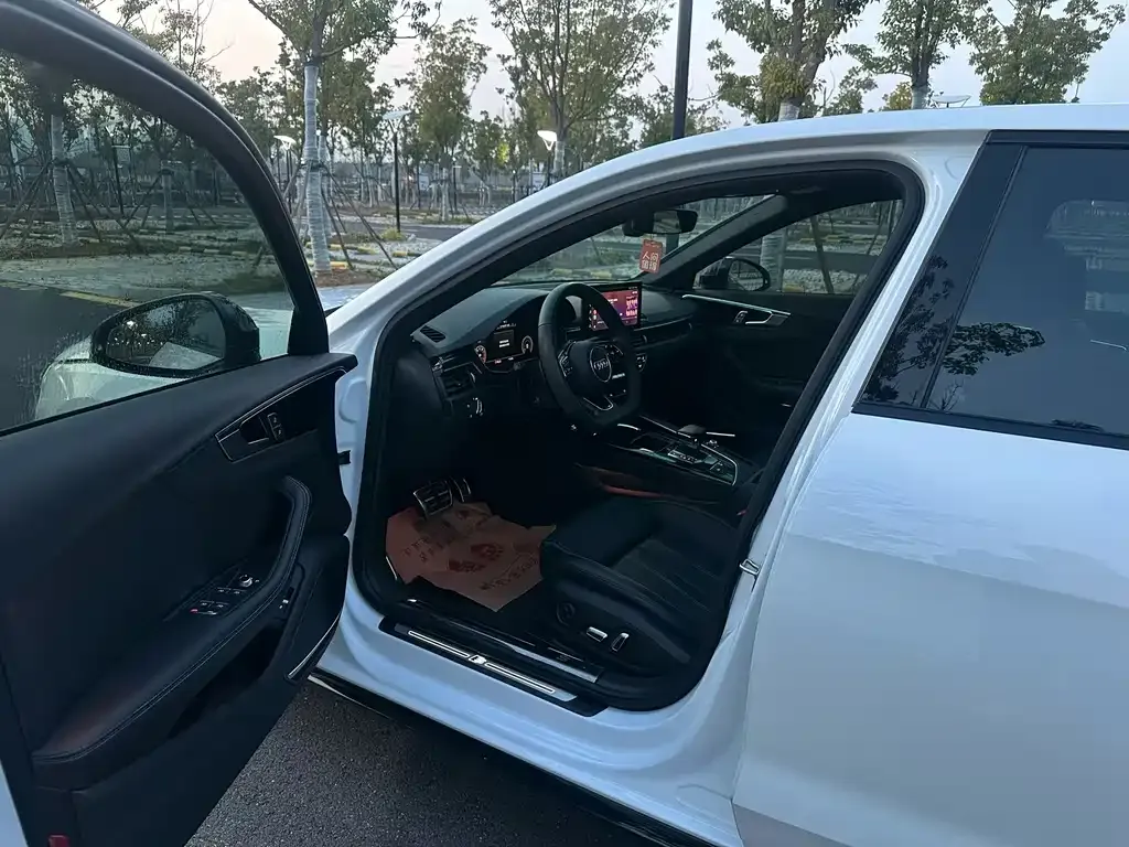 Audi A4L 2024 из CN, фото 6