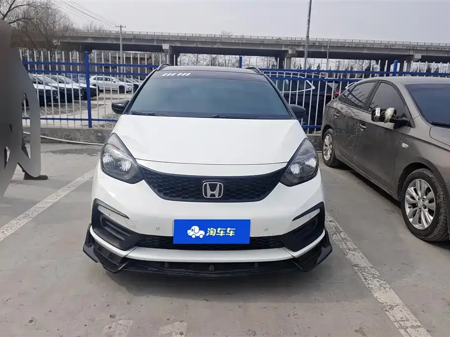 Honda Fit — фото 9