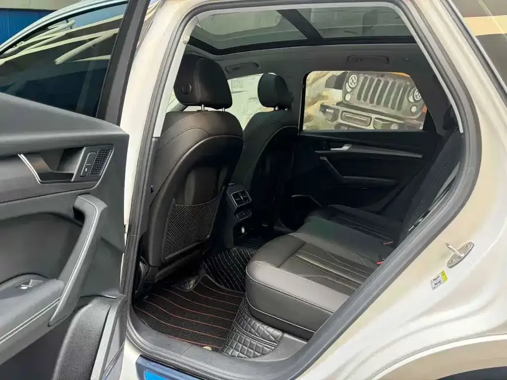 Audi Q5L 2021 из CN, фото 3