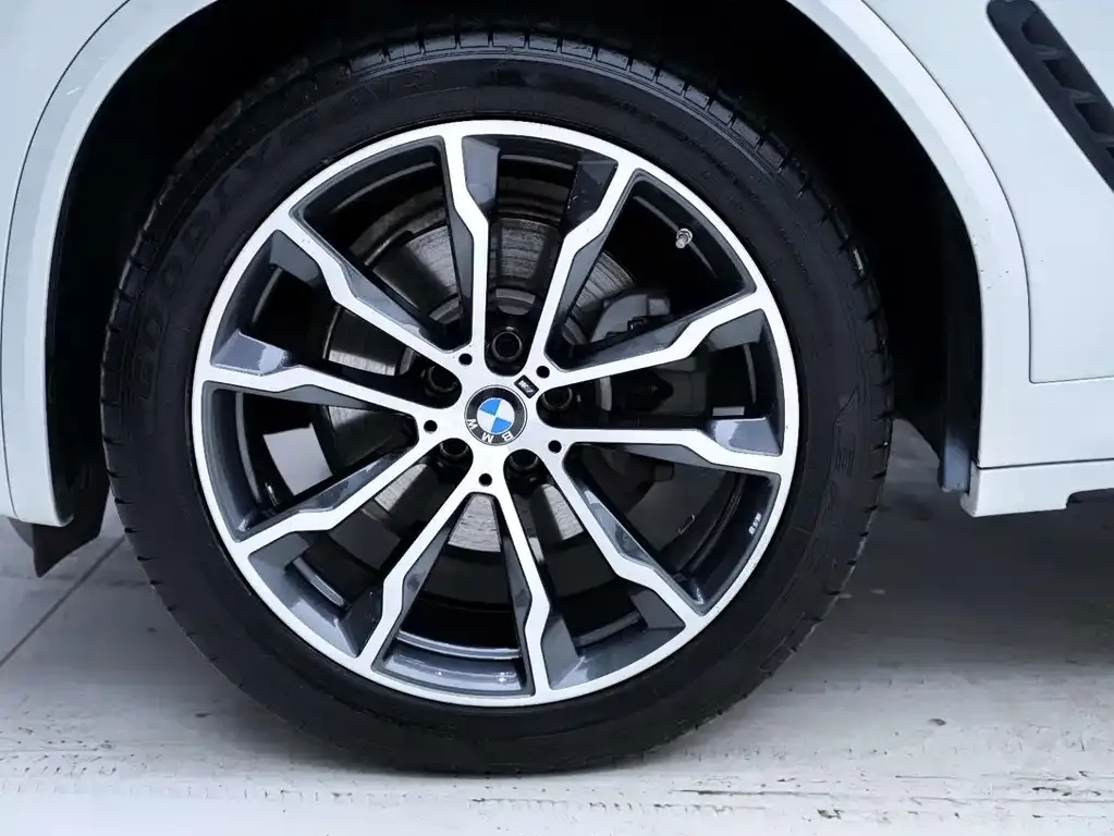 BMW X3 — фото 9