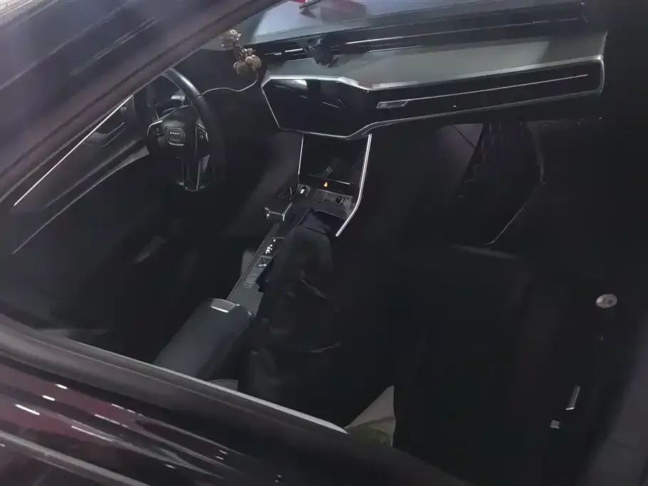 Audi A6L 2023 из CN, фото 3