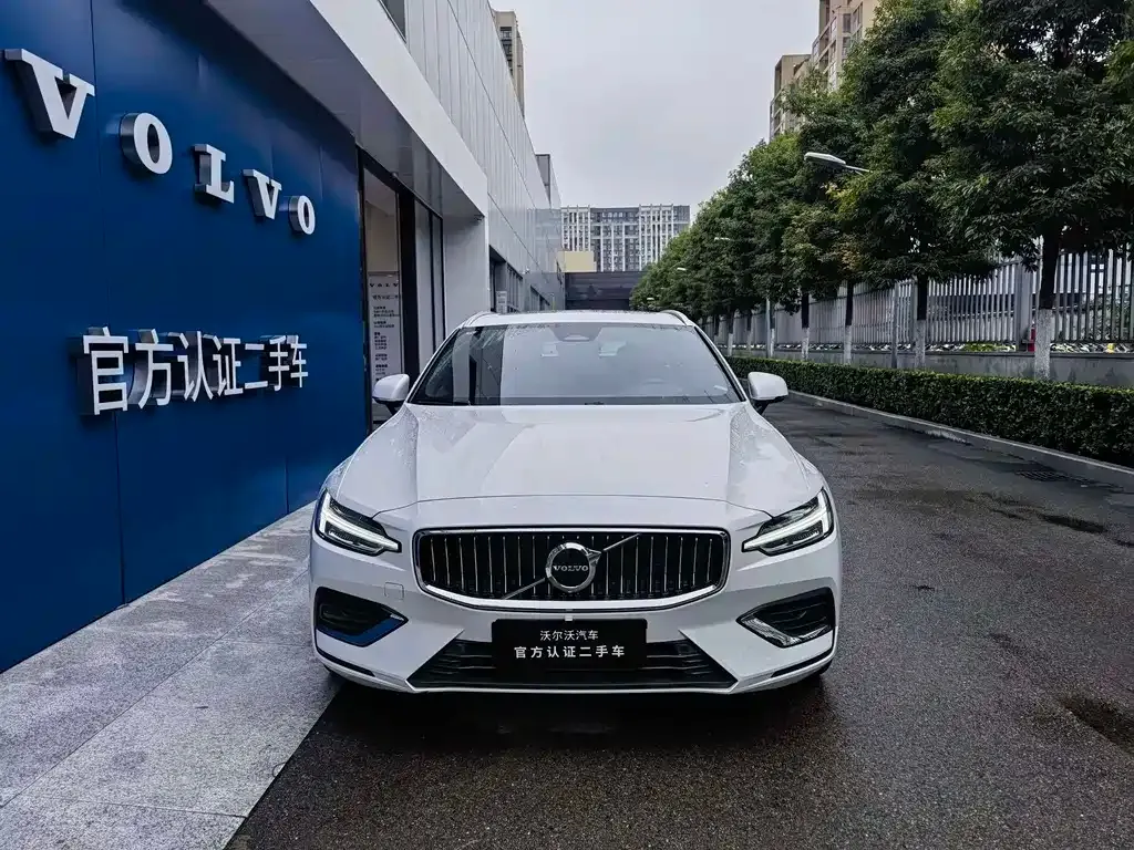 Volvo V60 2023 из CN, фото 10