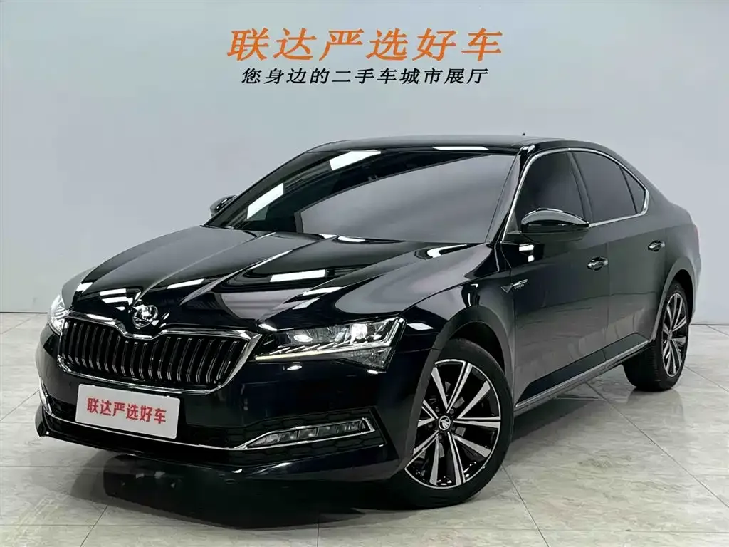 Skoda Superb — фото 1
