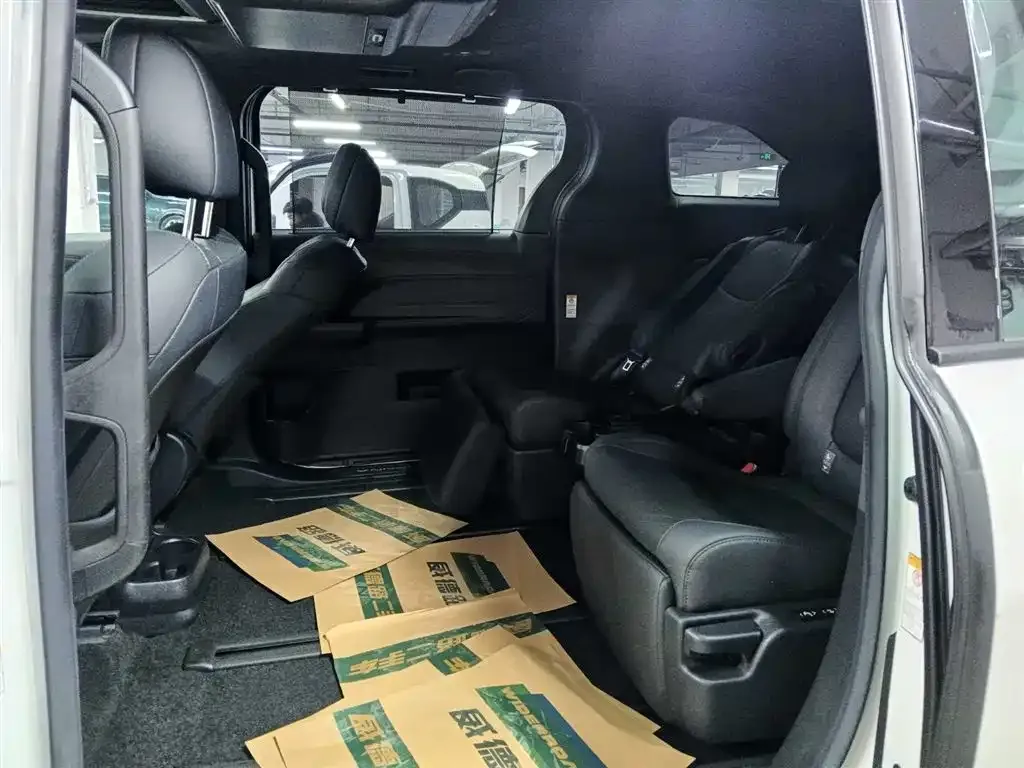 Toyota Sienna 2022 из CN, фото 9