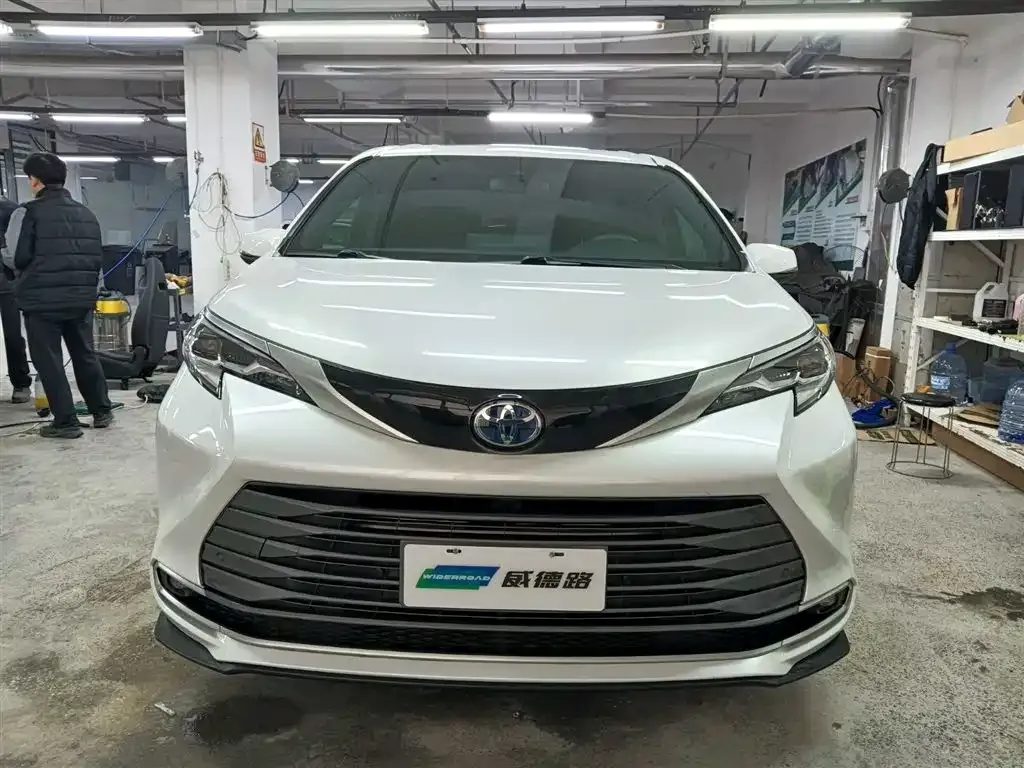 Toyota Sienna 2022 из CN, фото 3