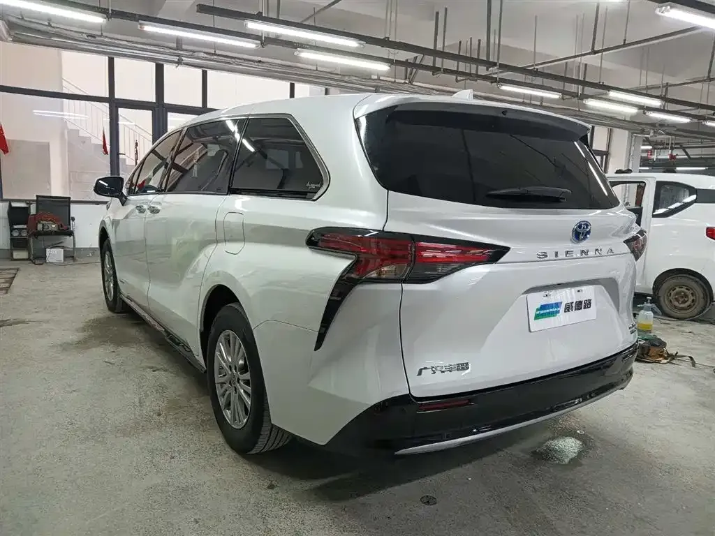 Toyota Sienna 2022 из CN, фото 5