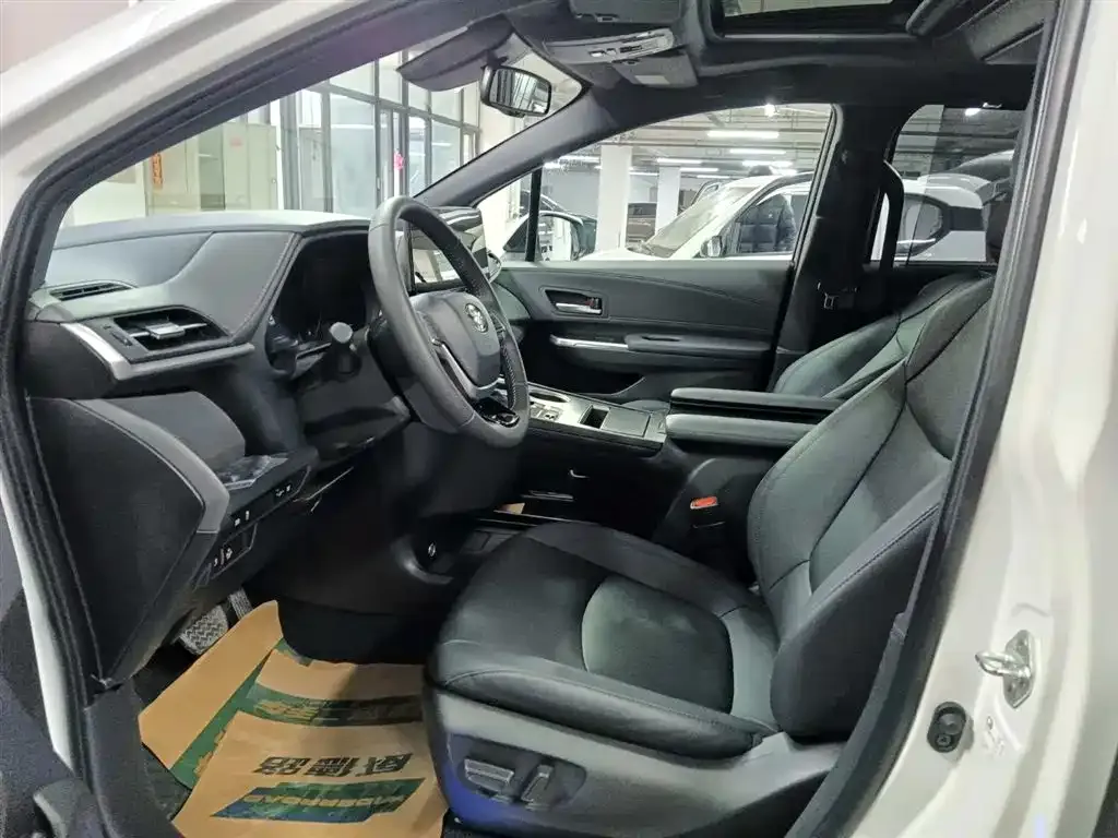 Toyota Sienna 2022 из CN, фото 6