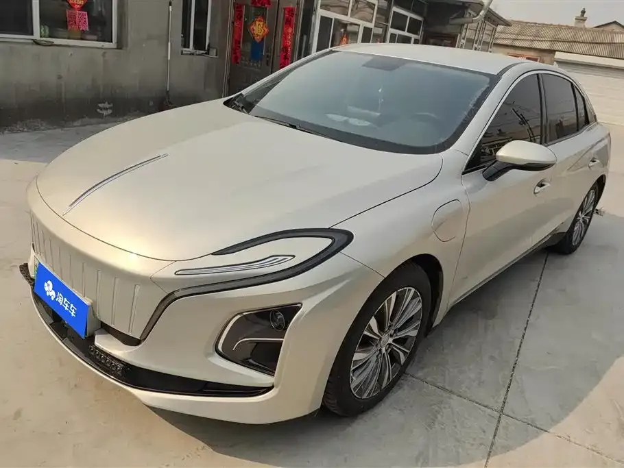Hongqi E-QM5 — фото 1
