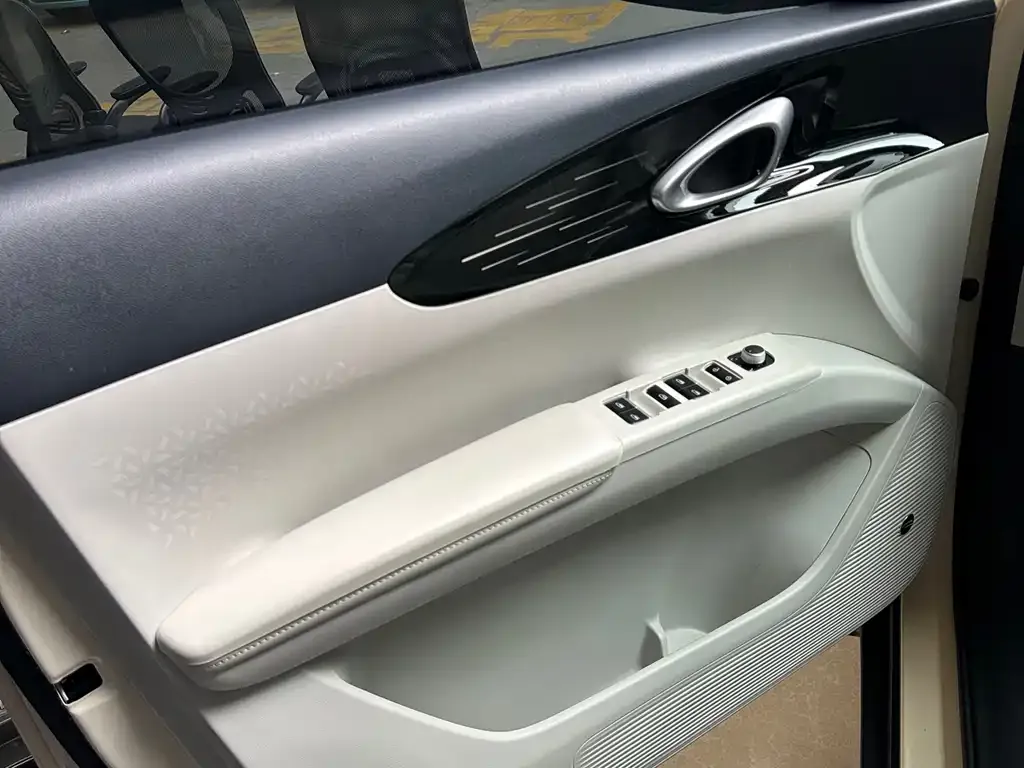 Geely Starburst — фото 4