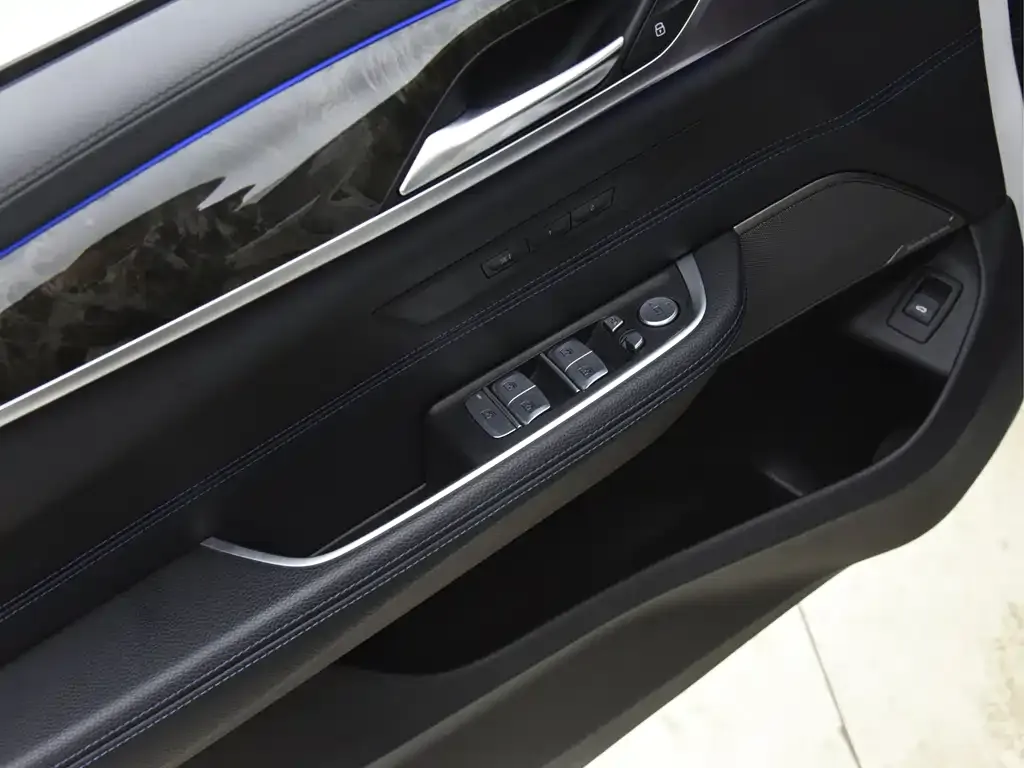 BMW 6 Series GT 2023 из CN, фото 2