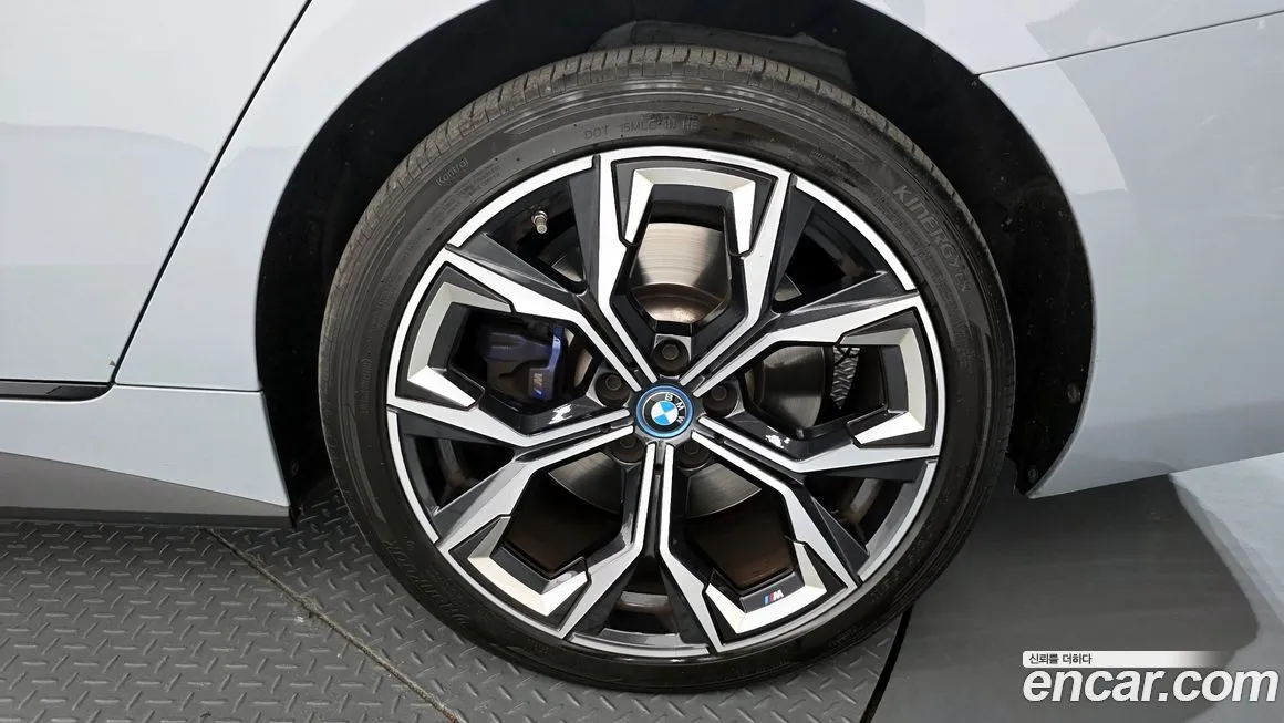 BMW i4 2024 из KR, фото 4