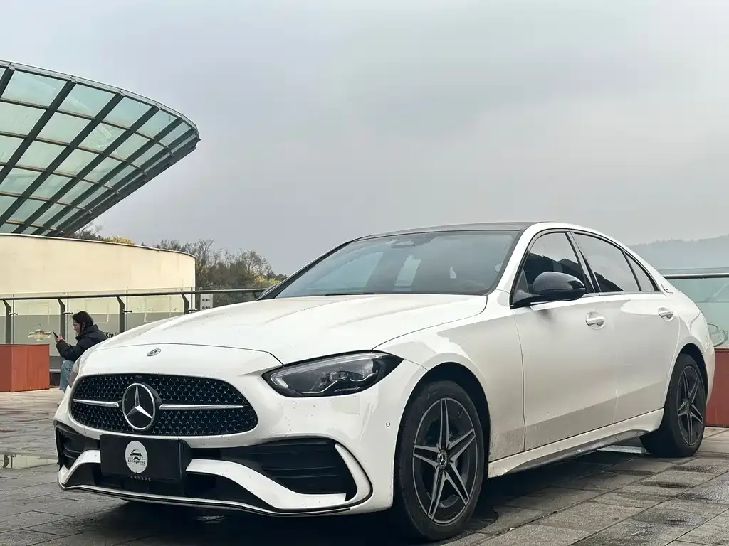 Mercedes-Benz C-Class — фото 1
