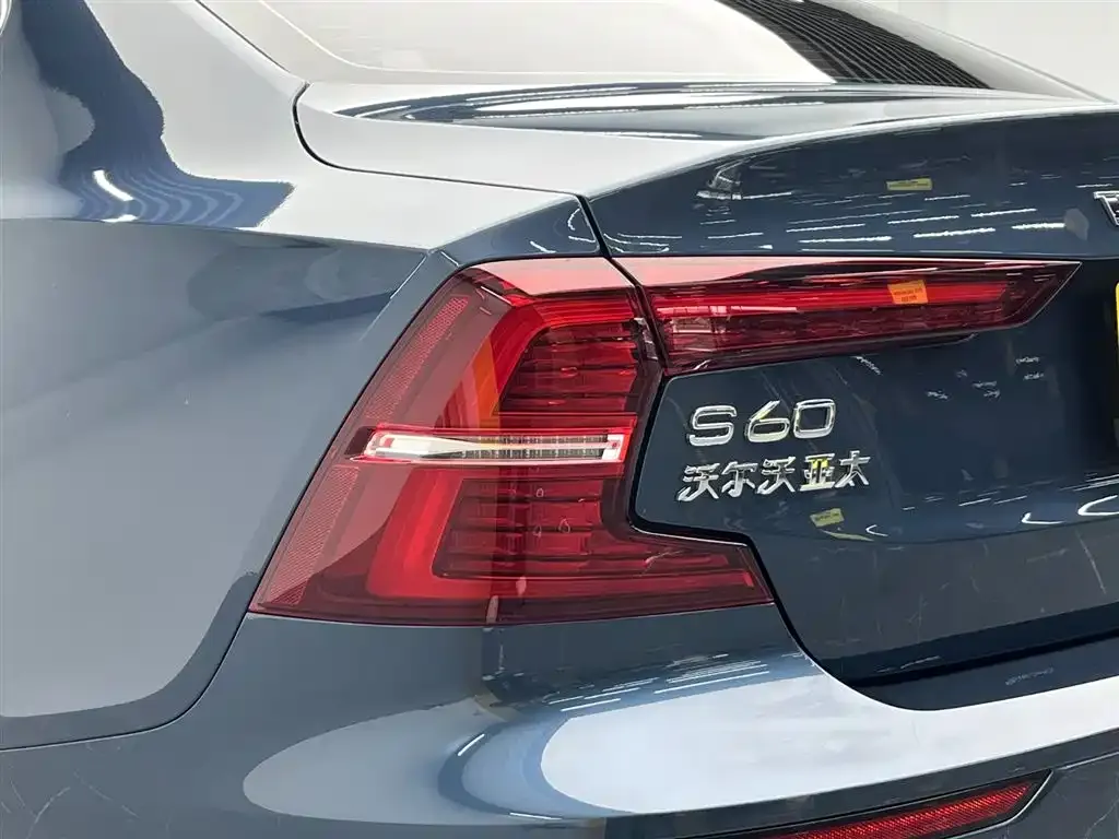 Volvo S60 — фото 10