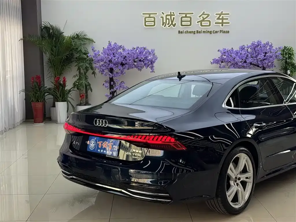 Audi A7L — фото 5