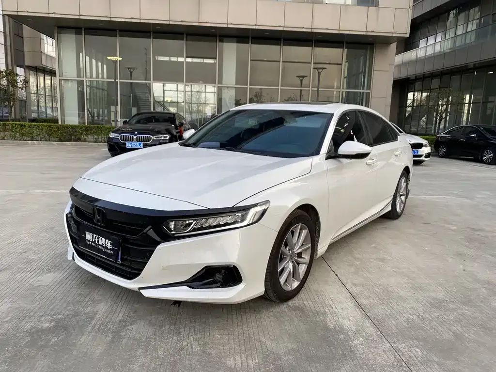 Honda Accord — фото 1